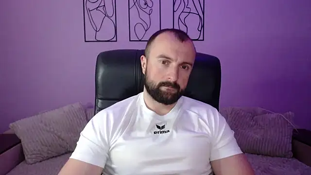 brindlefly6969 online show from May 2026 10:40:02 AM