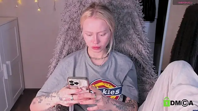 MalenaErnman online show from November 2025 10:27:02 AM