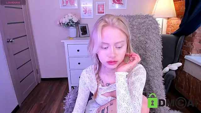 Snapshot of MalenaErnman chatting on February 2025 10:30:02 AM MalenaErnman online show from February 2025 10:30:02 AM