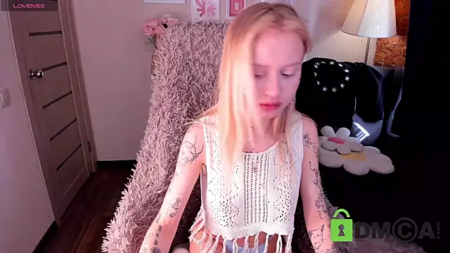 Snapshot of MalenaErnman chatting on March 2025 10:44:02 AM MalenaErnman online show from March 2025 10:44:02 AM