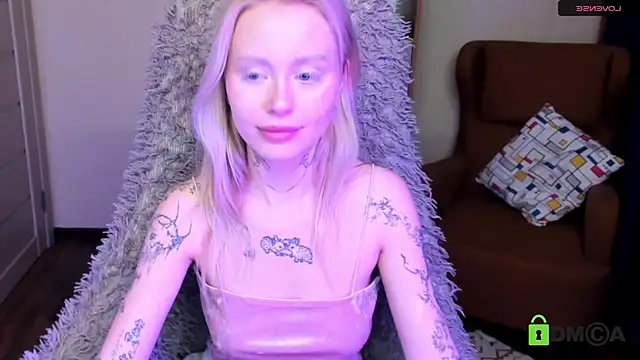 Snapshot of MalenaErnman chatting on December 2024 11:11:02 AM MalenaErnman online show from December 2024 11:11:02 AM