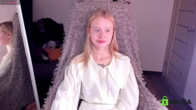 Snapshot of MalenaErnman chatting on January 2025 10:32:01 AM MalenaErnman online show from January 2025 10:32:01 AM