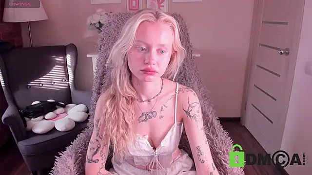 MalenaErnman online show from November 2025 10:41:01 AM