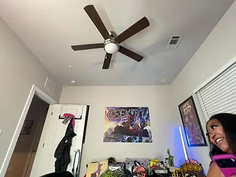 4EVAGLACIERS online show from November 2025 04:56:02 AM