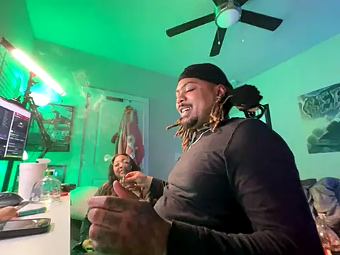 4EVAGLACIERS online show from November 2025 02:38:01 AM