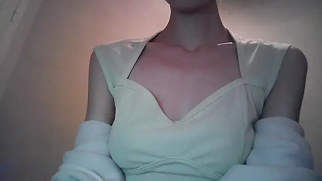 ElizaSwon online show from September 2025 04:18:01 PM