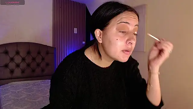 isabella smith  online show from October 2025 05:13:02 PM