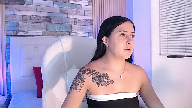 isabella smith  online show from September 2025 07:42:02 PM