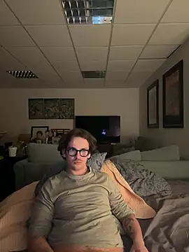 Snapshot of hardmecl chatting on January 2025 08:37:02 PM hardmecl online show from January 2025 08:37:02 PM