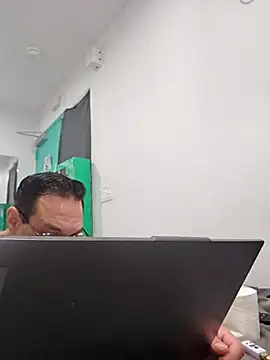 Iliketocooksquirt25 online show from November 2025 11:43:02 AM