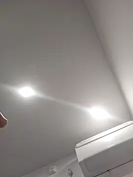 Iliketocooksquirt25 online show from April 2026 04:33:01 PM