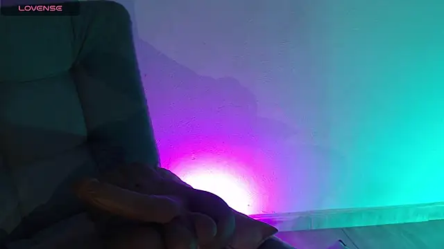 Ari-Hall online show from October 2025 01:17:02 AM