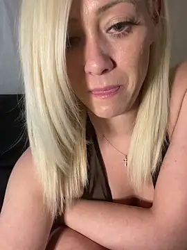 SallyCumLaude online show from November 2025 06:28:02 AM