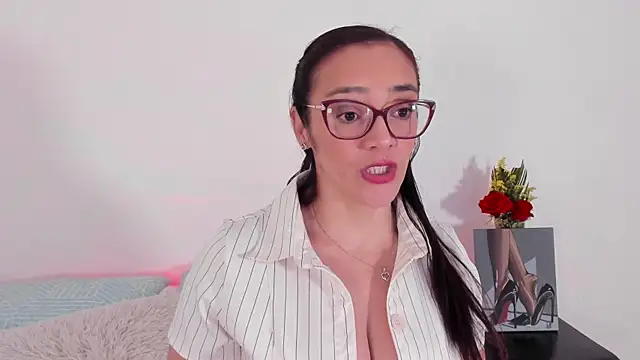 Jessica Herrera  online show from May 2026 10:27:01 PM