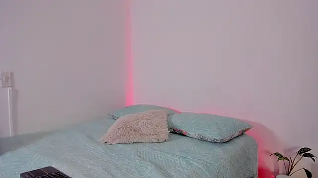 Jessica Herrera  online show from April 2026 09:43:02 PM