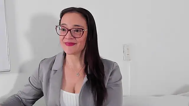 Jessica Herrera  online show from May 2026 09:35:01 PM