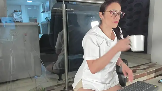 Jessica Herrera  online show from November 2025 10:53:01 PM