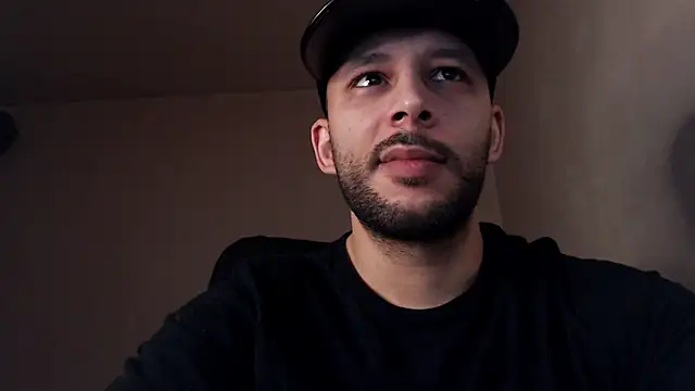 Snapshot of henryaxe chatting on November 2025 02:31:02 PM henryaxe online show from November 2025 02:31:02 PM