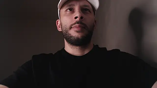 Snapshot of henryaxe chatting on November 2025 02:27:01 AM henryaxe online show from November 2025 02:27:01 AM