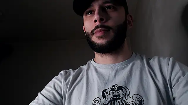 Snapshot of henryaxe chatting on November 2025 11:49:01 PM henryaxe online show from November 2025 11:49:01 PM