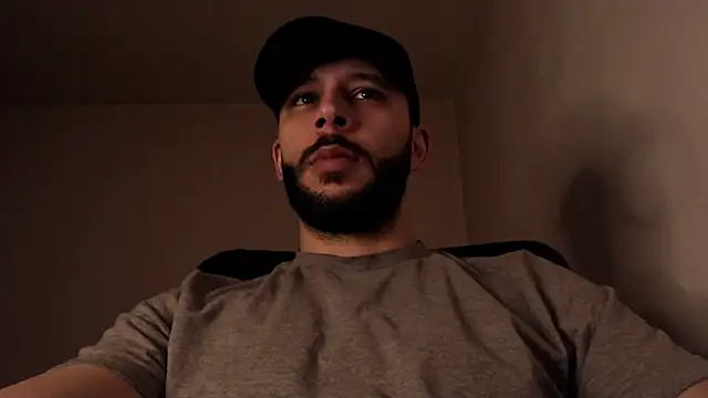 Snapshot of henryaxe chatting on October 2025 07:42:02 AM henryaxe online show from October 2025 07:42:02 AM