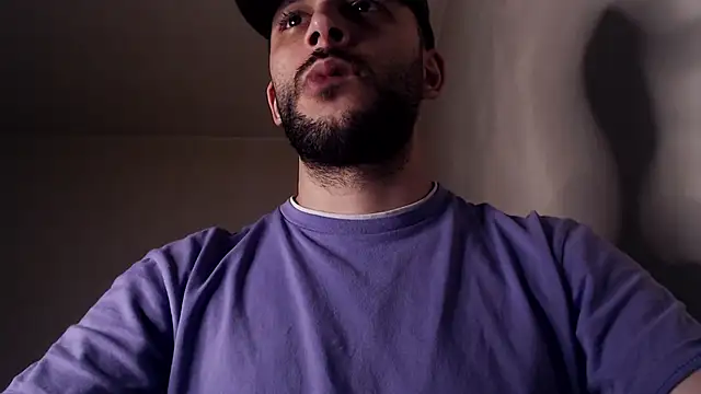 Snapshot of henryaxe chatting on November 2025 02:15:02 AM henryaxe online show from November 2025 02:15:02 AM