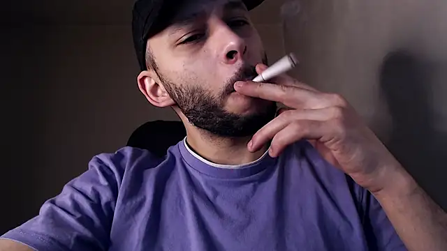 Snapshot of henryaxe chatting on November 2025 09:32:01 AM henryaxe online show from November 2025 09:32:01 AM