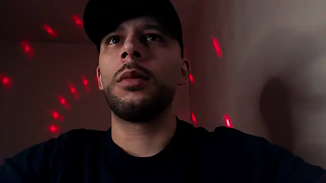 Snapshot of henryaxe chatting on October 2025 10:13:01 AM henryaxe online show from October 2025 10:13:01 AM