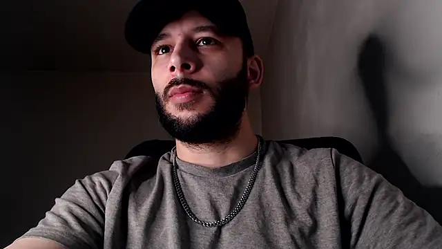 Snapshot of henryaxe chatting on December 2025 02:18:01 PM henryaxe online show from December 2025 02:18:01 PM