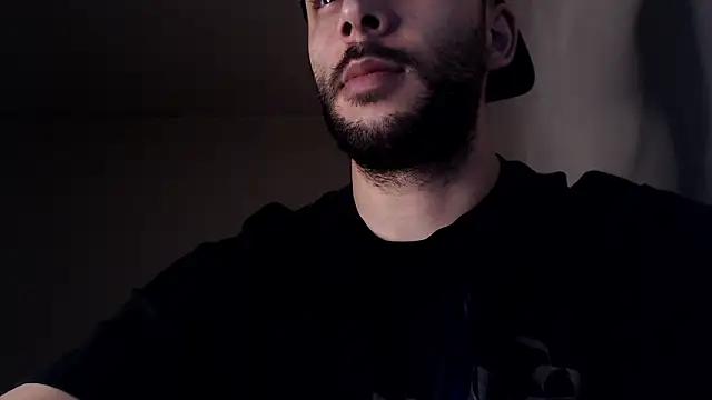 Snapshot of henryaxe chatting on November 2025 12:47:01 AM henryaxe online show from November 2025 12:47:01 AM