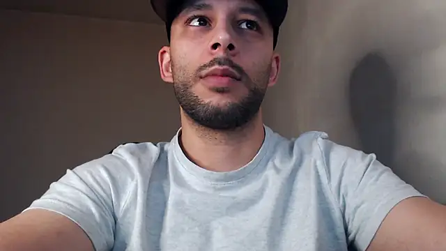 Snapshot of henryaxe chatting on November 2025 01:27:02 PM henryaxe online show from November 2025 01:27:02 PM