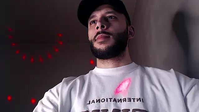 Snapshot of henryaxe chatting on November 2025 11:05:01 PM henryaxe online show from November 2025 11:05:01 PM