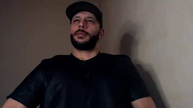 Snapshot of henryaxe chatting on October 2025 07:51:02 AM henryaxe online show from October 2025 07:51:02 AM