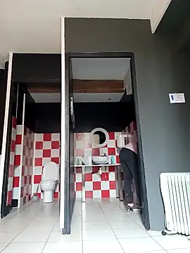 lady charlyne online show from March 2026 03:33:01 PM