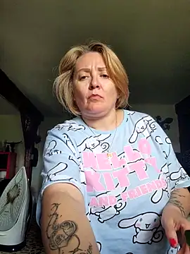 Snapshot of lady_charlyne chatting on May 2026 08:39:02 AM lady charlyne online show from May 2026 08:39:02 AM