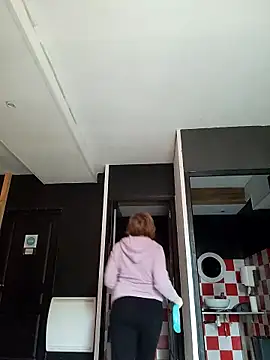 lady charlyne online show from April 2026 12:45:01 PM