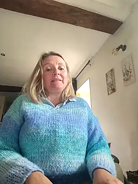 lady charlyne online show from February 2025 12:01:01 PM