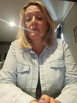 lady charlyne online show from February 2025 08:39:01 PM