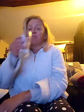 lady charlyne online show from February 2025 07:02:01 PM