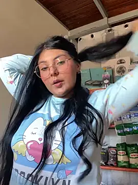 bella isabela online show from October 2025 01:15:02 PM