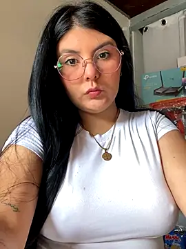 bella isabela online show from September 2025 01:06:01 PM