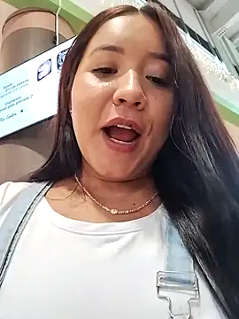 alexa pariss online show from February 2026 08:19:01 PM