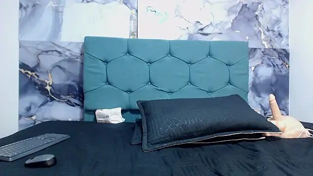 alexa pariss online show from March 2026 07:10:02 PM