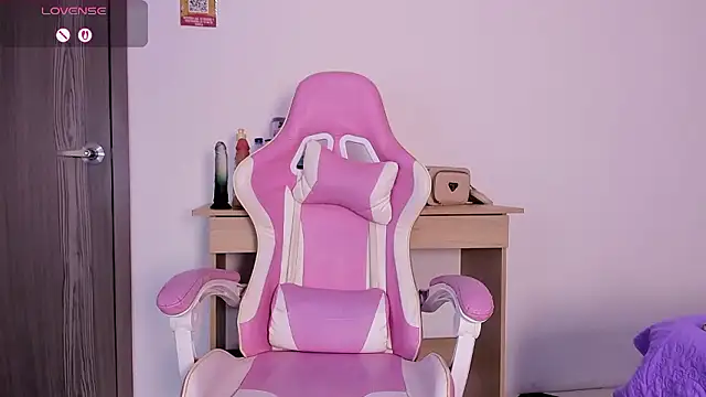 alexa pariss online show from January 2026 06:36:01 PM