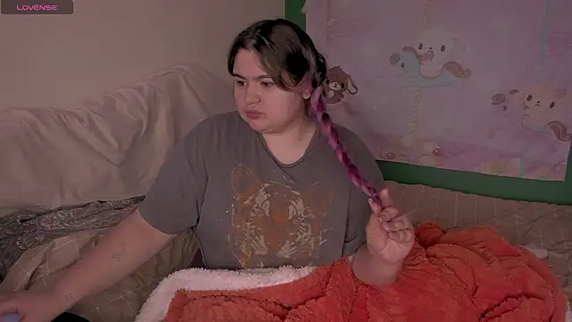Freakcute  online show from February 2025 12:15:01 PM