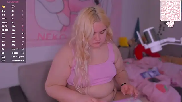 Freakcute  online show from February 2026 01:29:01 PM