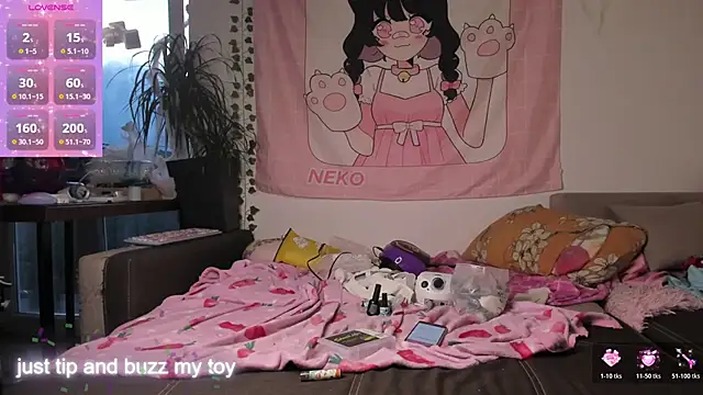 Freakcute  online show from November 2025 03:38:02 PM