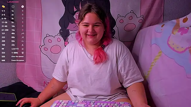 Freakcute  online show from December 2024 01:45:01 PM