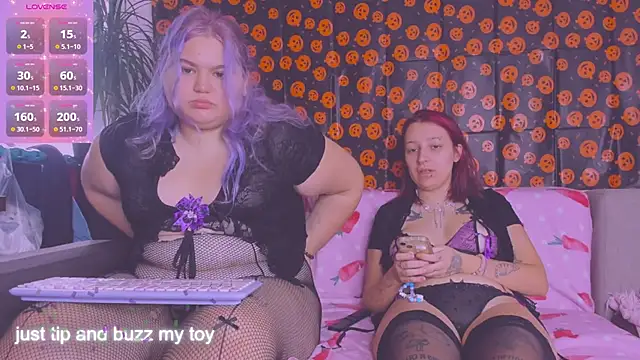 Freakcute  online show from October 2025 02:27:02 PM