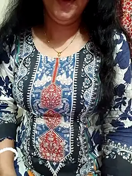 Snapshot of Priya_Boudi chatting on October 2025 06:31:01 PM Priya Boudi online show from October 2025 06:31:01 PM
